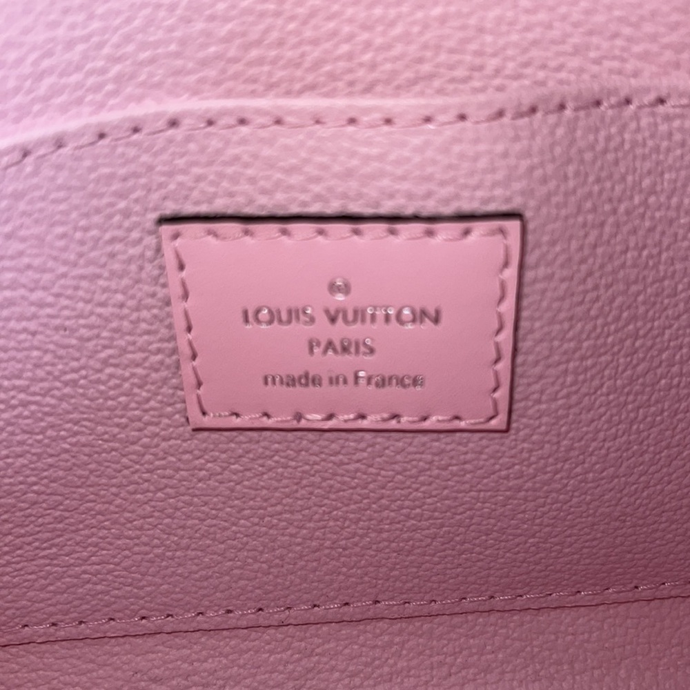Louis Vuitton Escale Cosmetic Pouch - Picture 3 of 8